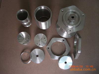 東莞市勝鑫五金制品 專業供應五金沖壓與扣具產品